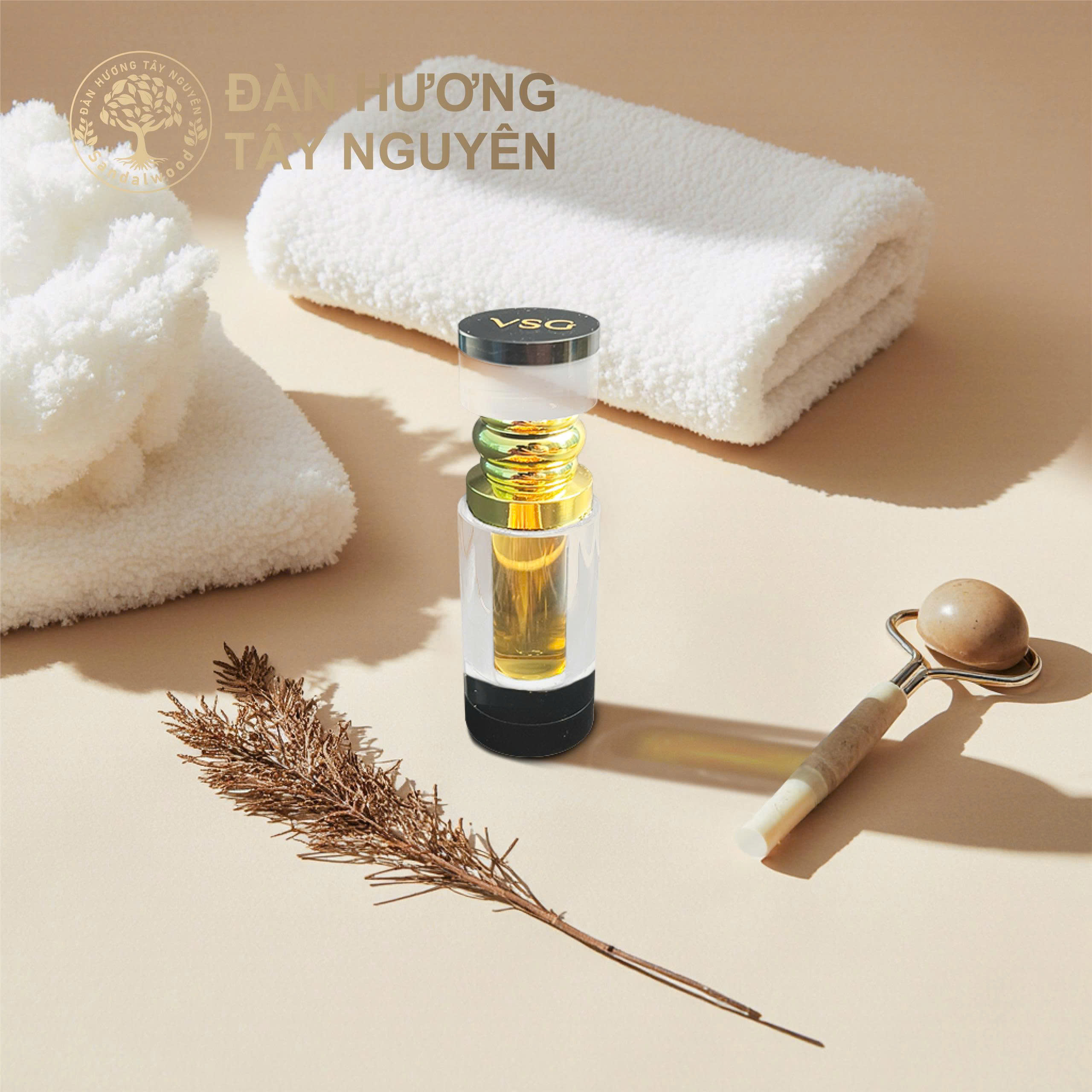 Tinh dầu đàn hương trắng VSG được đánh giá cao nhờ hương thơm trầm ấm, dịu sâu, mang lại cảm giác thư giãn và an yên hiếm có.